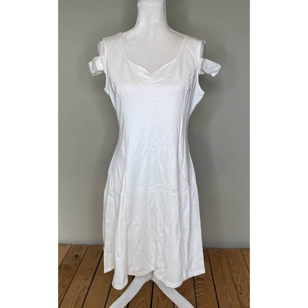 NWT Insnova Peekaboo Shoulder Knee Length Dress Size Large Women’s White